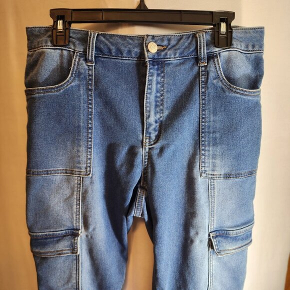 C ESTABLISHED 1946 DENIM CARGO PANTS JEANS SIZE 10 HI RISE SOFT POCKETS - Picture 2 of 11